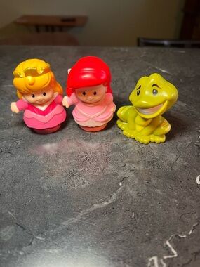 3 Fisher Price Little People Princess Aurora (Sleeping Beauty), Ariel, Frog